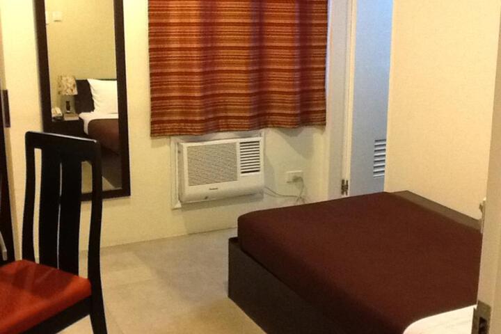One Hive Hotel and Suites