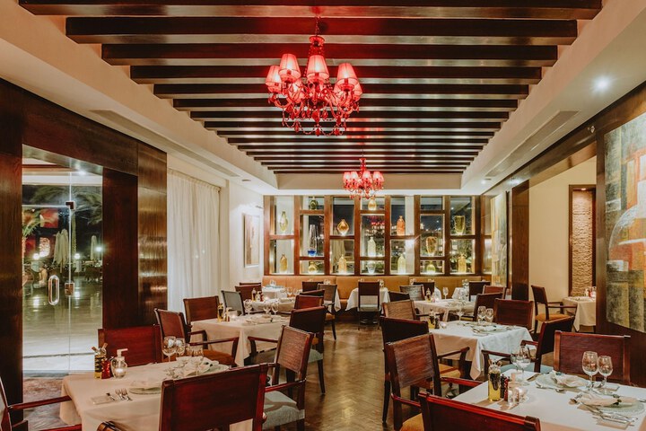 Dining 80 of 129
