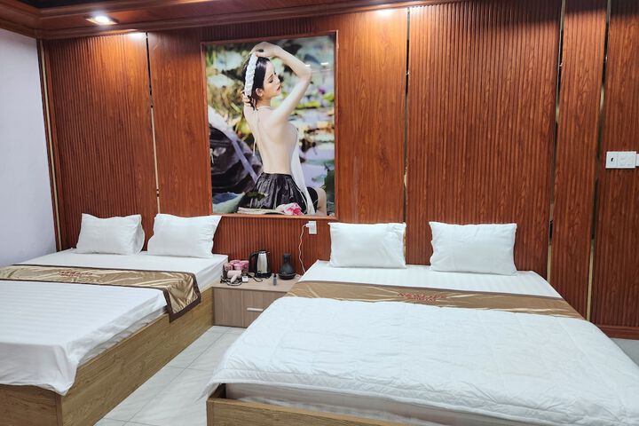 Room 13 of 42