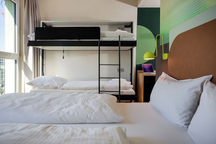 Room 15 of 51