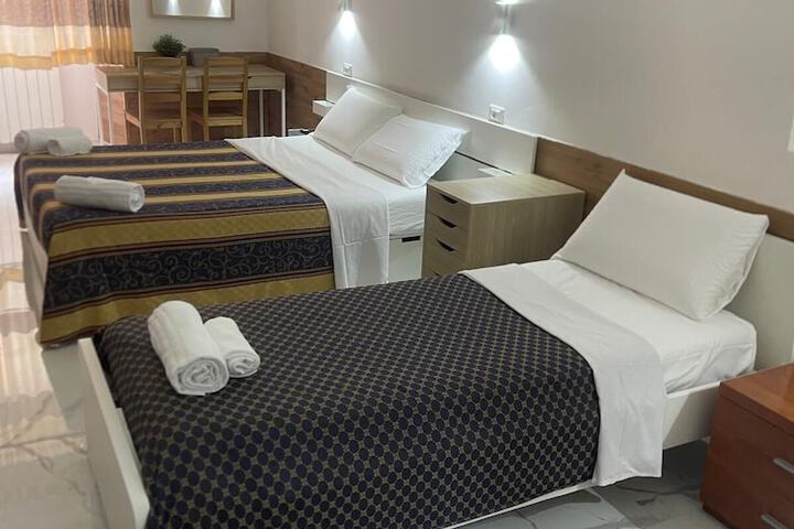 Room 5 of 6