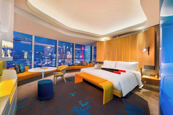Room 17 of 102
