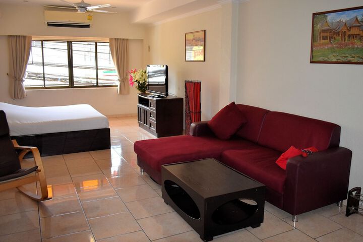 Room 10 of 38