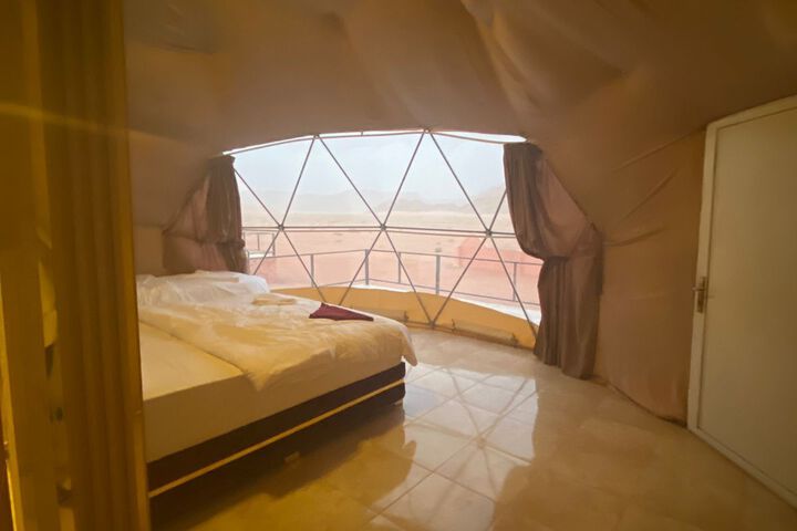 Room 27 of 37