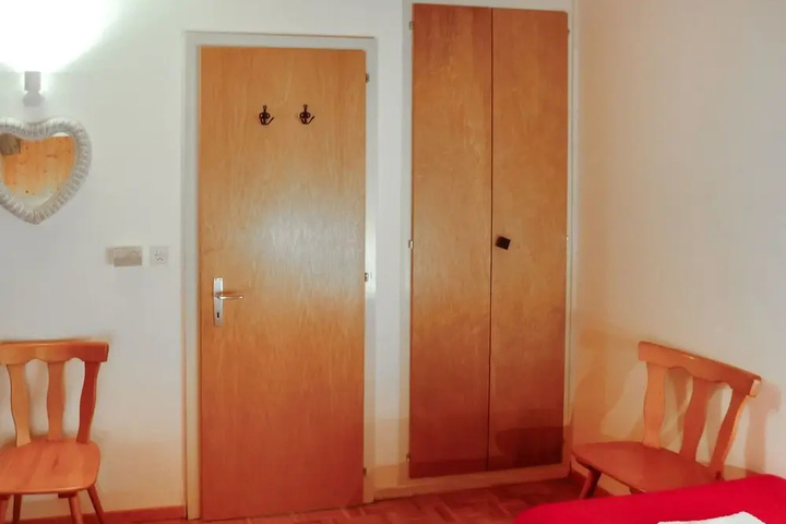 Room 3 of 13