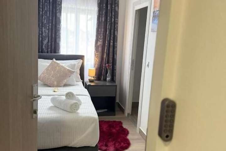 Room 16 of 41