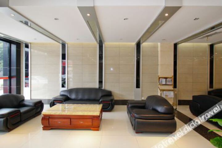 Hotel Interior 9 of 28