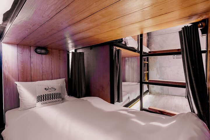 Room 28 of 69
