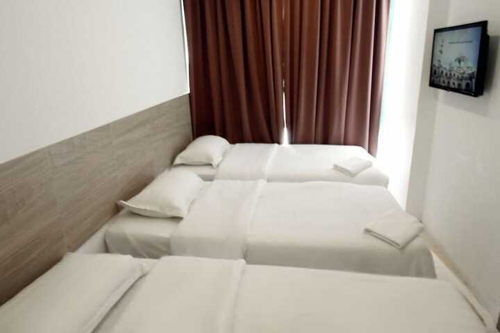 Room 17 of 27