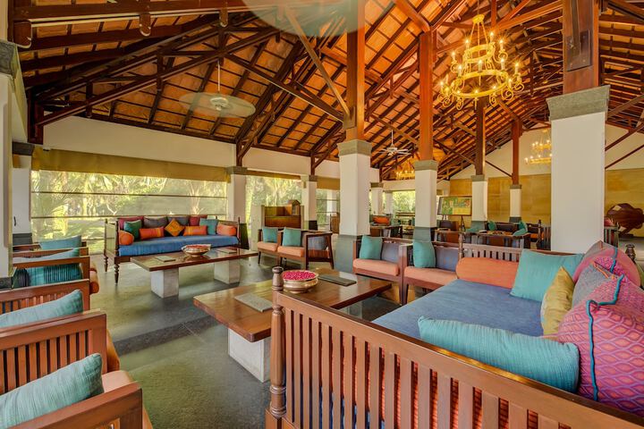 Entrance & Lobby