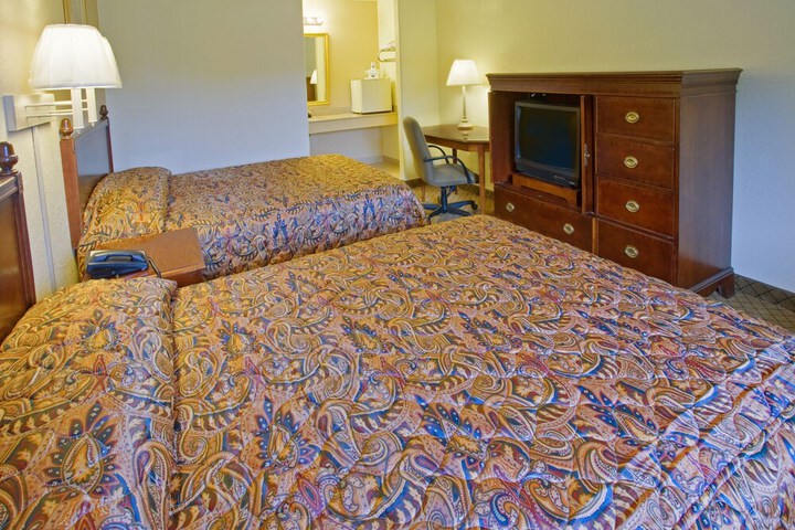 Room 6 of 12