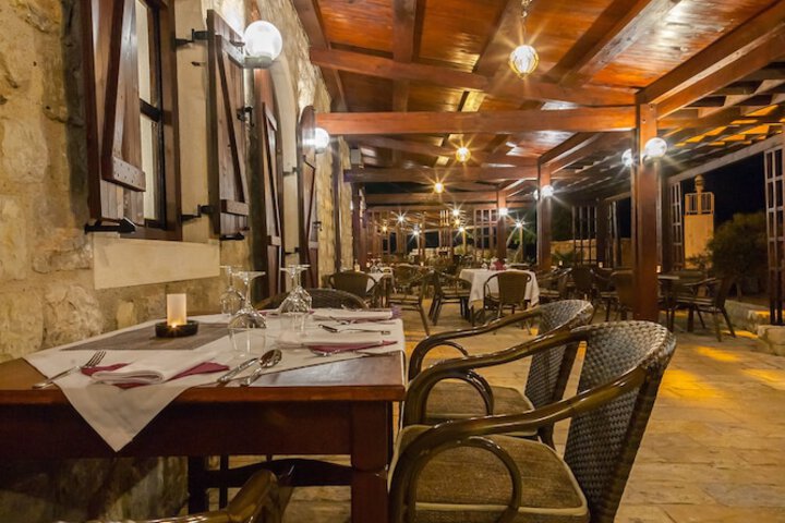 Dining 95 of 129