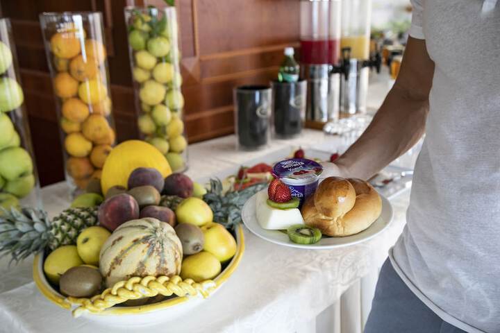 Breakfast/Coffee Service 49 of 72