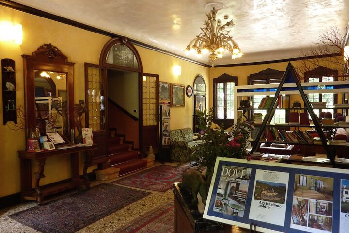Guest Lobby