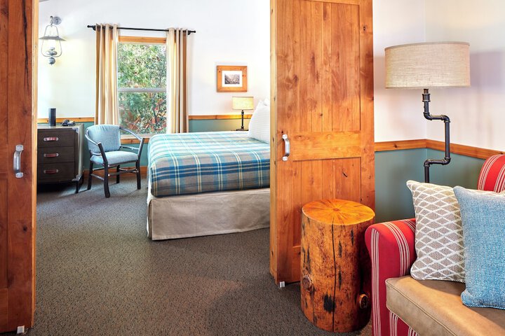 Room 53 of 192