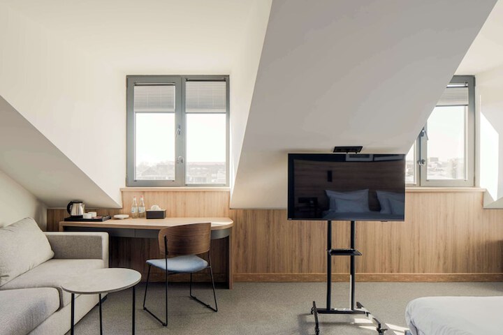 Room 43 of 92