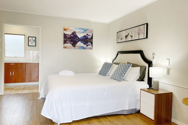 Room 9 of 35