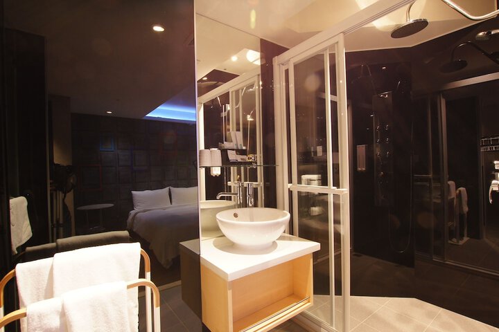 Room 45 of 63