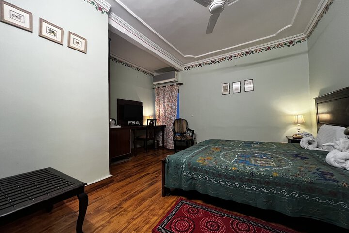 Room 19 of 38