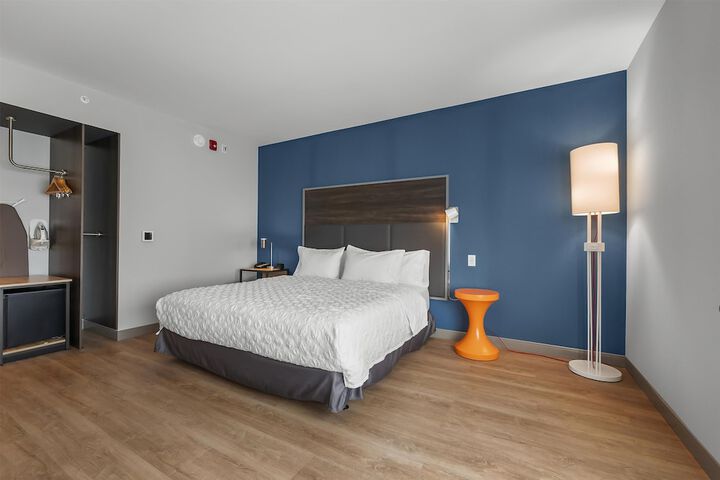 Room 7 of 39