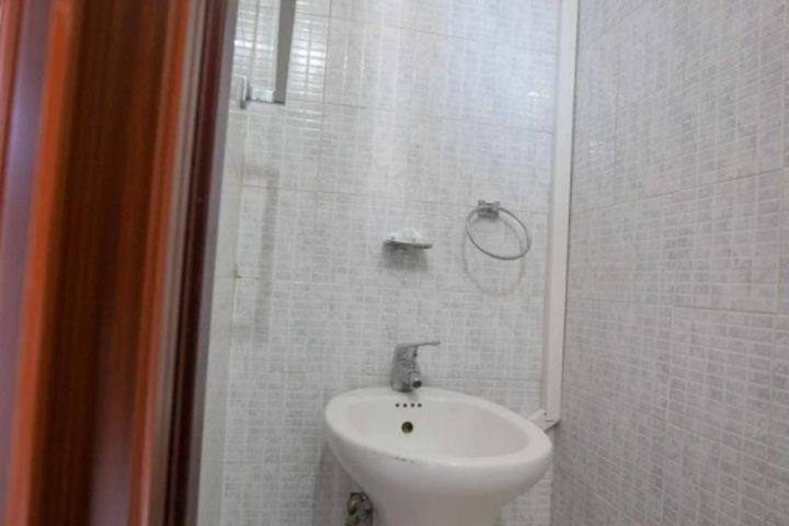 Room 8 of 11