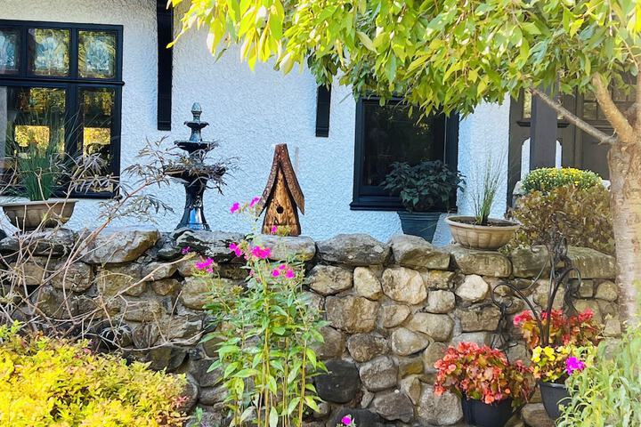 Hotel Exterior 83 of 97