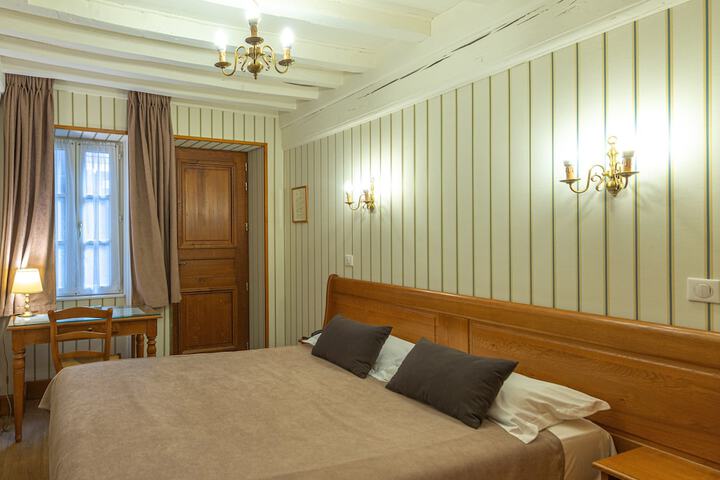 Room 6 of 43