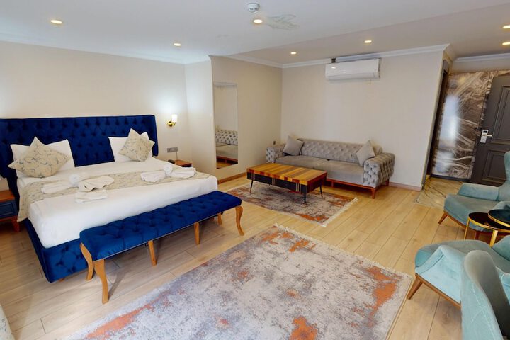 Room 10 of 21