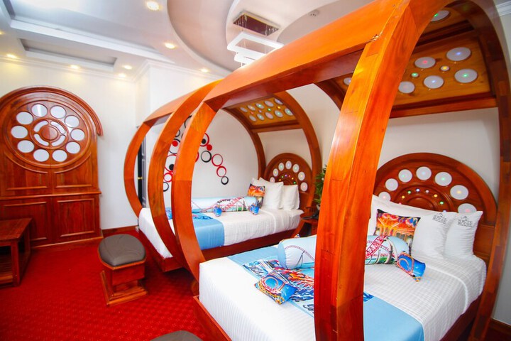 Room 55 of 230