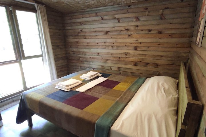Room 13 of 110