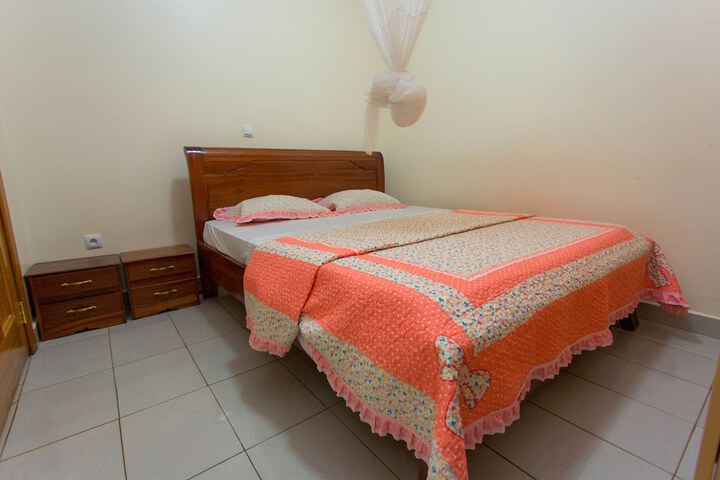 Room 2 of 27