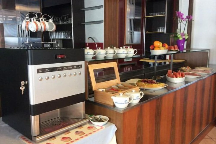 Breakfast/Coffee Service 23 of 38