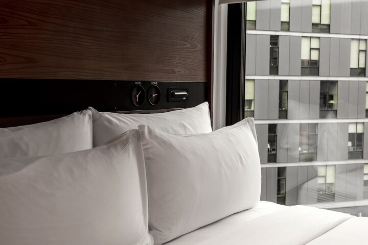 Room 26 of 143