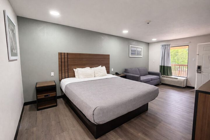 Room 10 of 48
