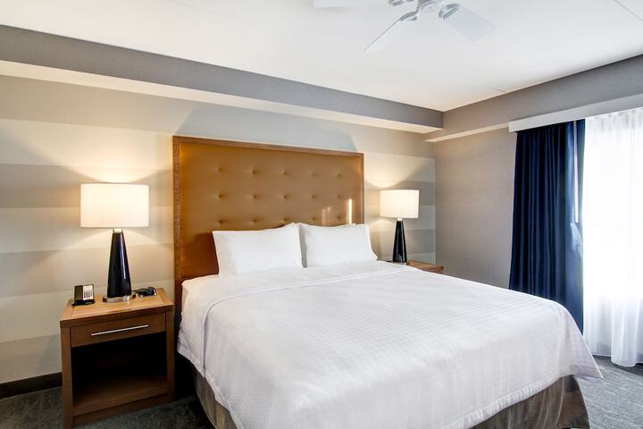 Room 8 of 60
