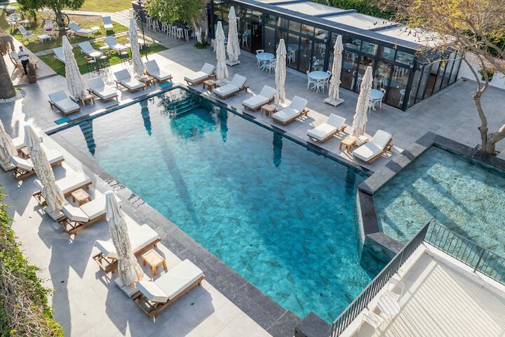 Pool 37 of 49