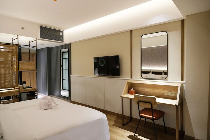 Room 4 of 23