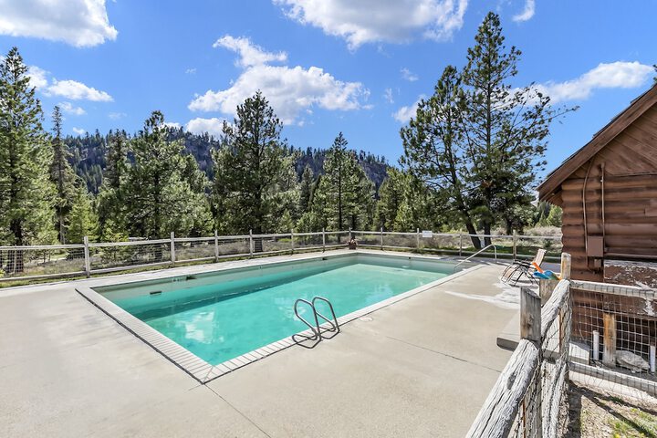 Pool 43 of 72