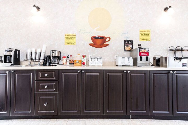 Breakfast/Coffee Service 35 of 43