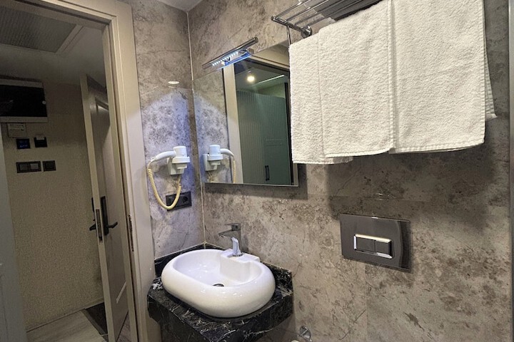 Room 55 of 104