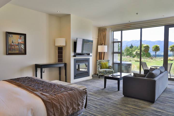 Room 6 of 47