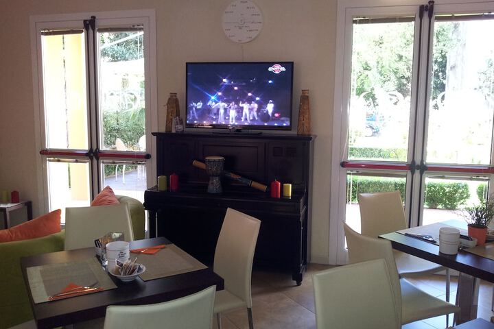 Breakfast area
