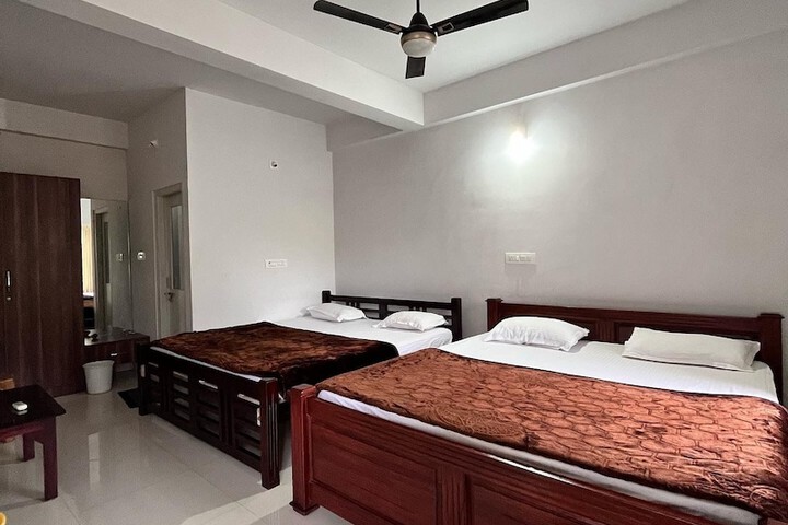 Room 2 of 18