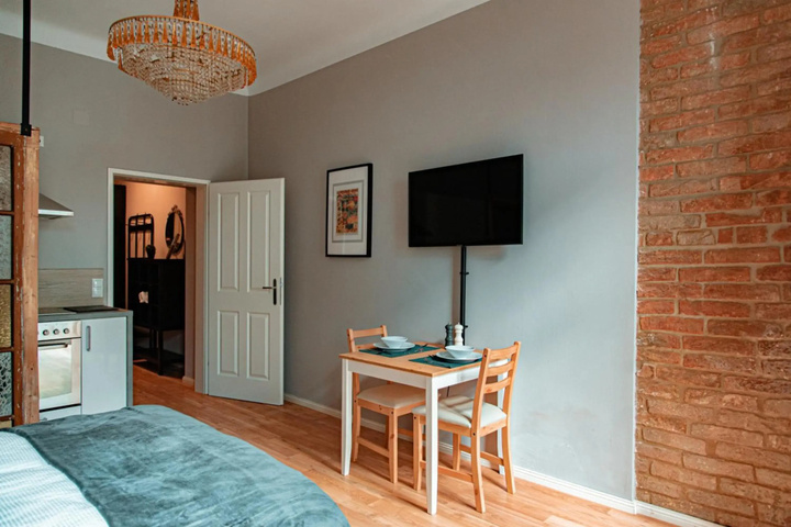 Room 3 of 10
