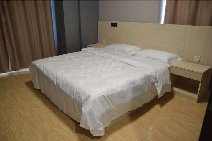 Room 17 of 26