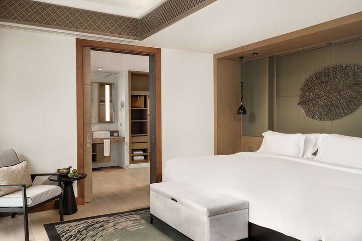 Room 46 of 237