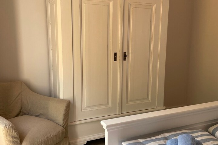 Room 10 of 77