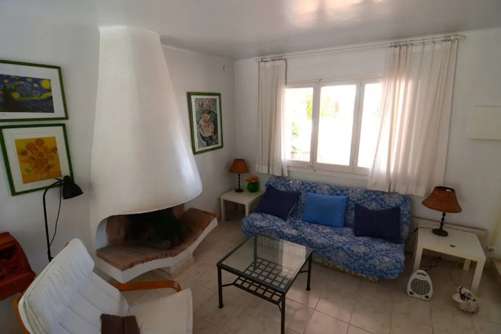 Room 4 of 12