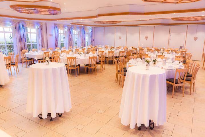 Ballroom/Hall 85 of 101