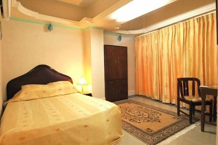Room 8 of 43